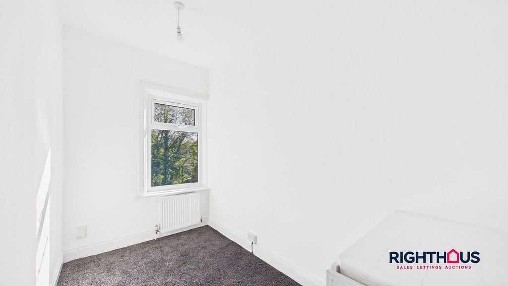 Additional image 9 of 3 bed terraced house to rentCleckheaton Road, Oakenshaw BD12