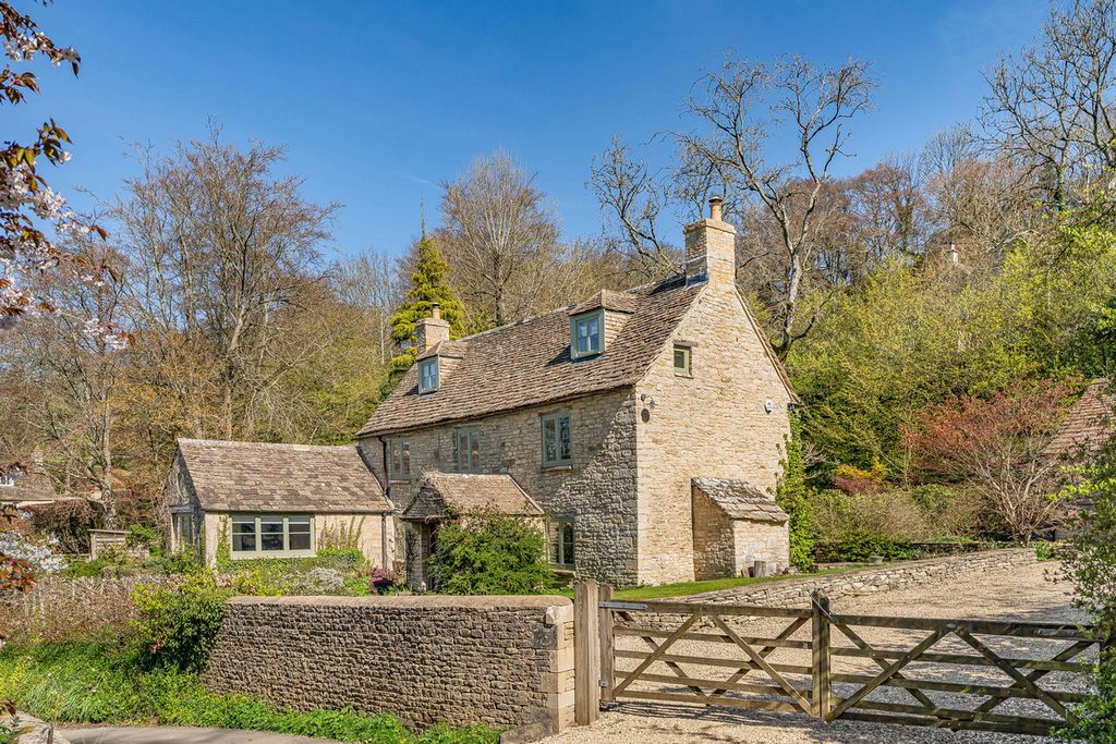 6 bed cottage to rentUpper Kilcot, Wotton-Under-Edge GL12