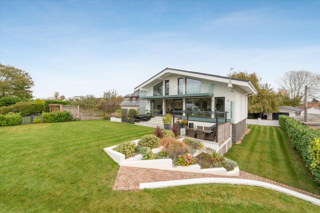 Additional image 6 of 4 bed detached house to rentHam Island, Old Windsor, Windsor, Berkshire SL4