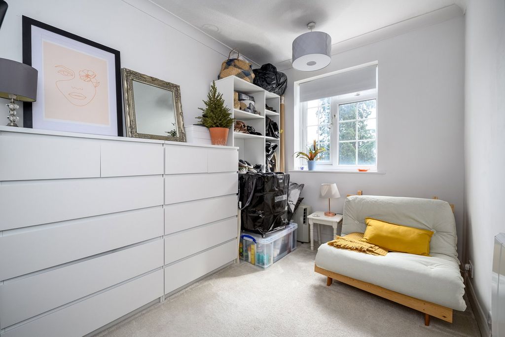 Additional image 7 of 2 bed flat for saleChurch Street, Walton-On-Thames KT12
