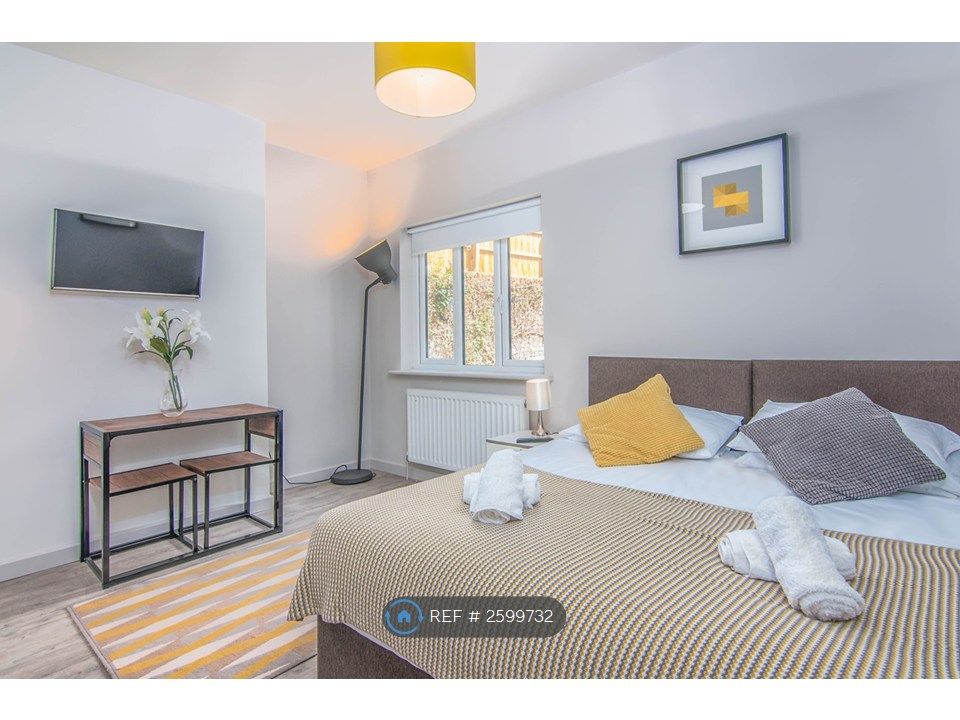 Additional image 15 of 3 bed flat to rentPriory Road, High Wycombe HP13