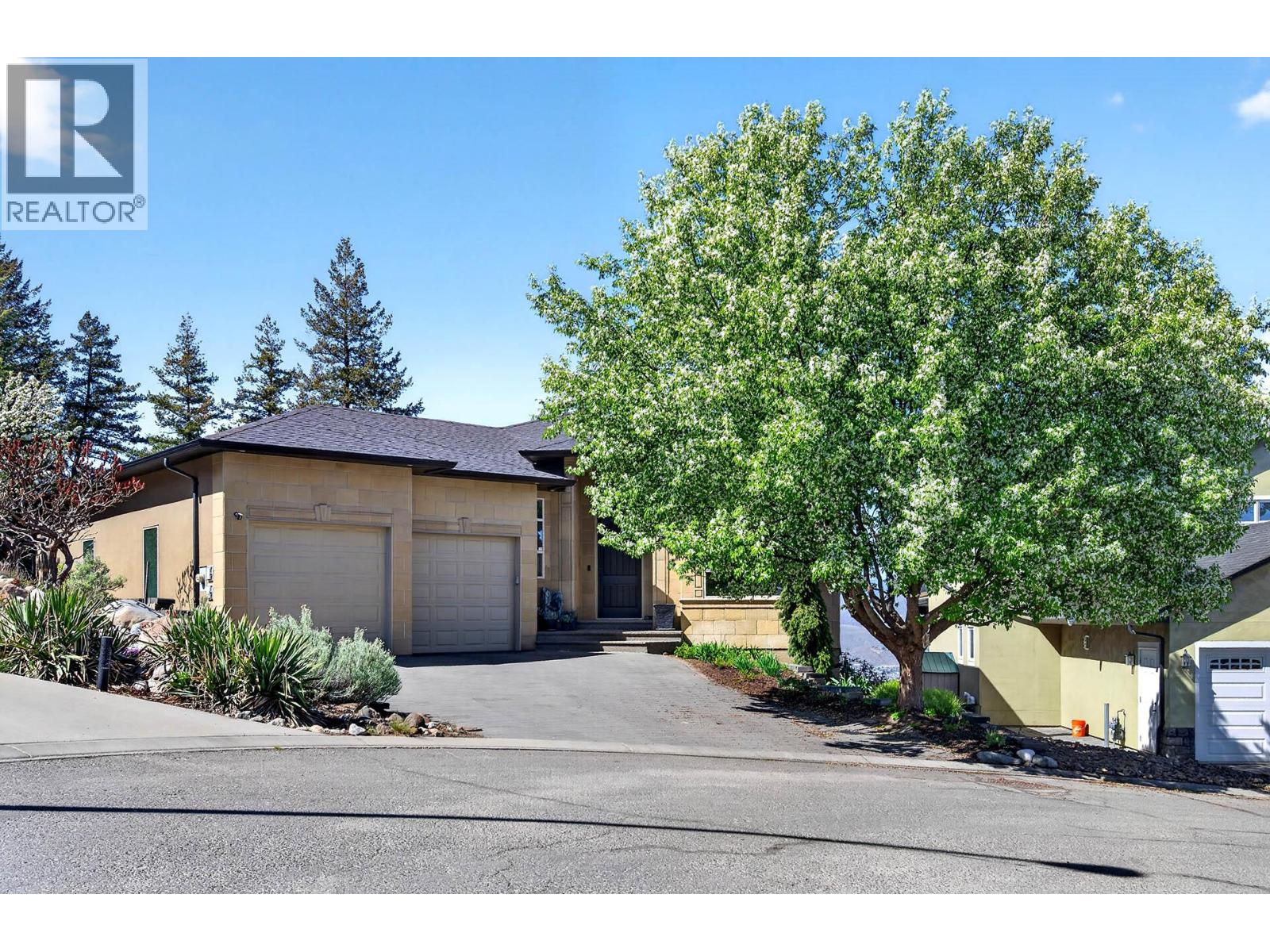 424 Azure Place, Kamloops, BC, V2E2R2