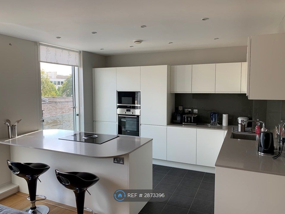 2 bed flat to rentKingfisher Way, Cambridge CB2 photo 3