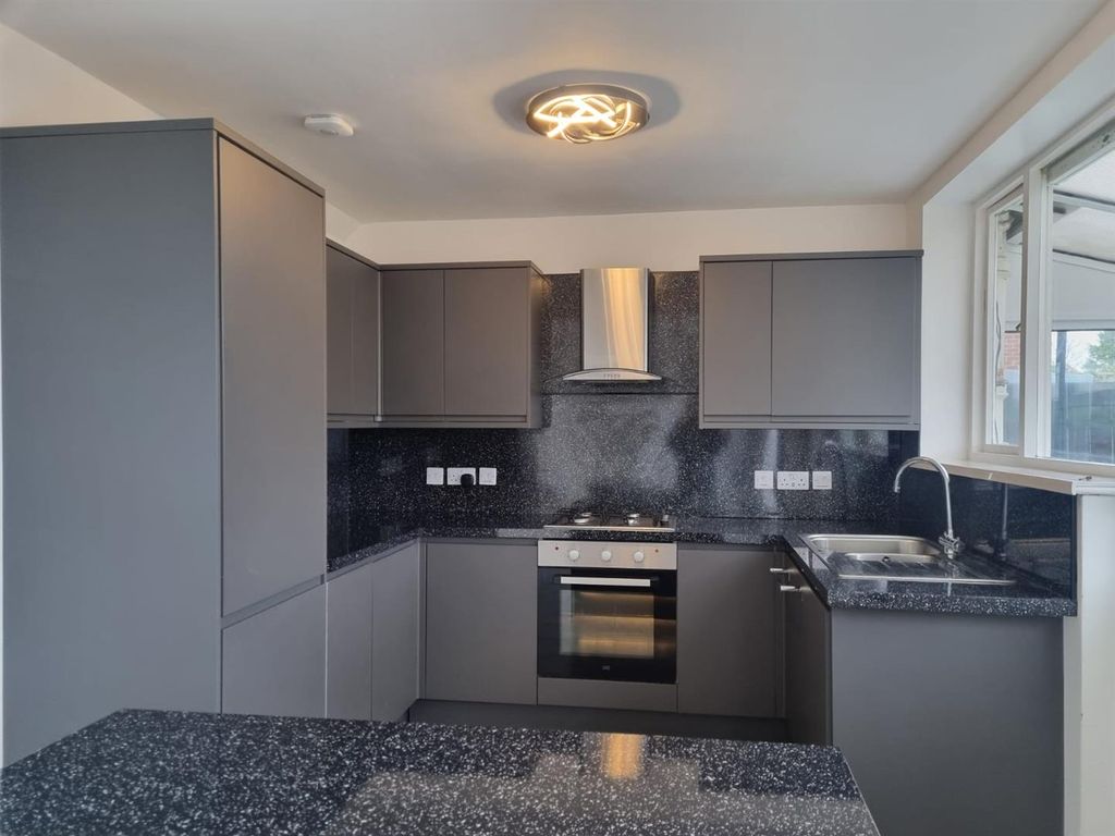 Additional image 5 of 3 bed semi-detached house to rentKerry Pit Way, Kirk Ella HU10