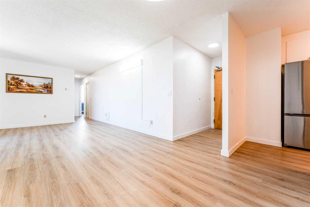 Additional image 3 of 802-4944 Dalton Drive NW, Calgary, AB, T3A 2E6