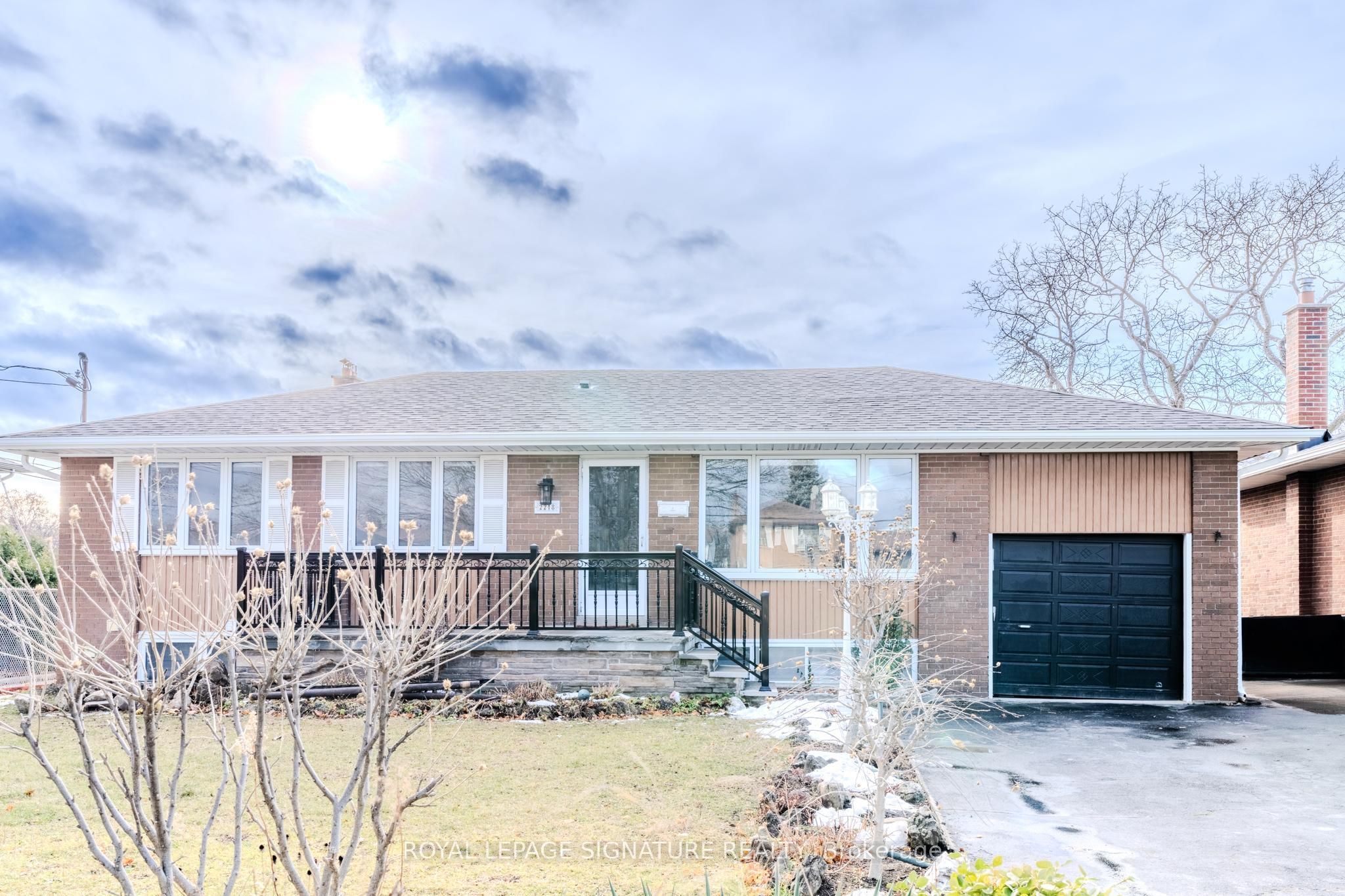 Additional image 2 of 2218 Cliff Road, Mississauga, ON, L5A 2N9