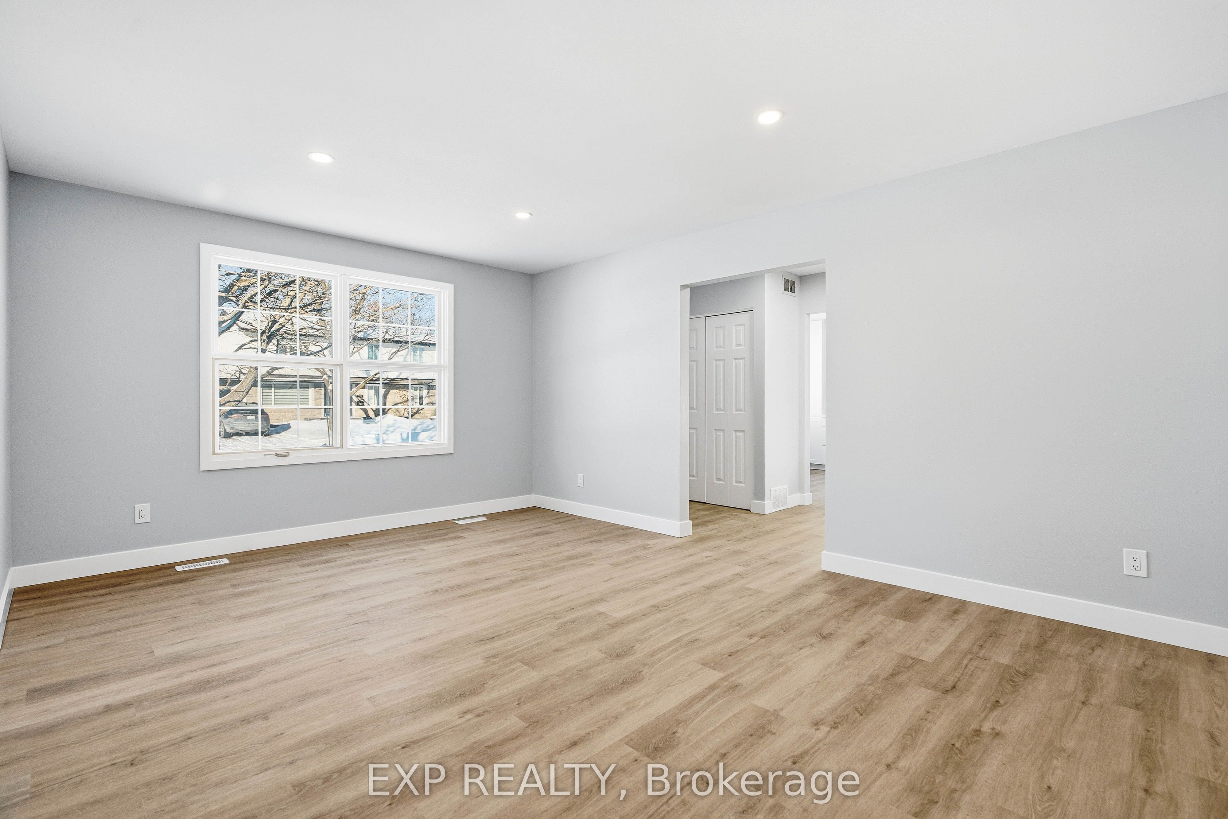 Additional image 4 of 2158 Fillmore Crescent, Ottawa, ON, K1J 6A4
