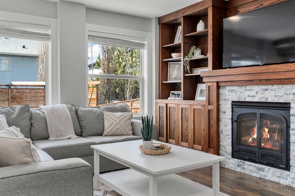 200 Douglas Ridge Circle SE, Calgary, AB, T2Z3C4
