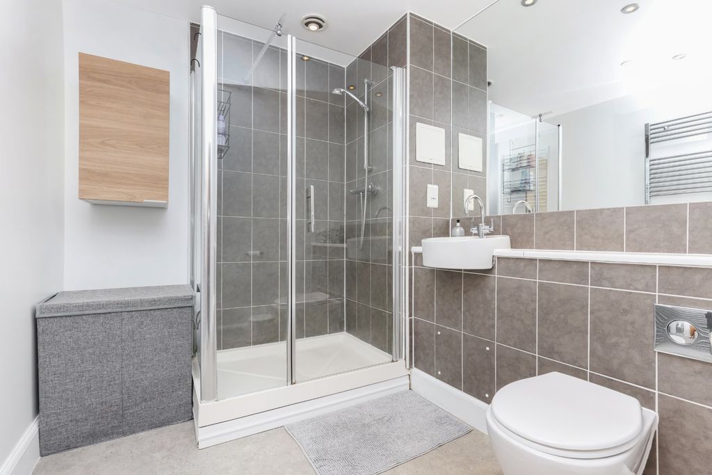 Additional image 7 of 3 bed flat for saleThread Street, Paisley, Renfrewshire PA1