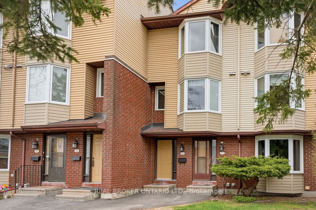 57-51 Haxby Private, Ottawa, ON, K1T 3B7
