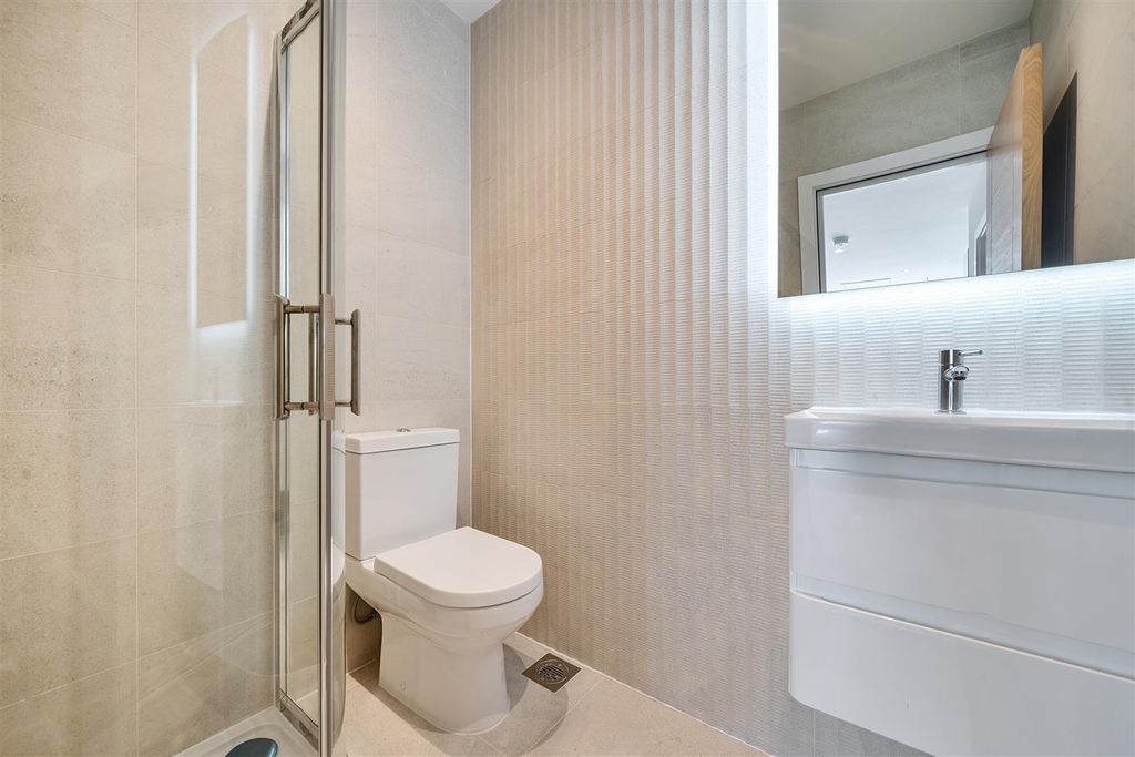 Additional image 2 of 2 bed flat to rentGunnersbury Avenue, London W5