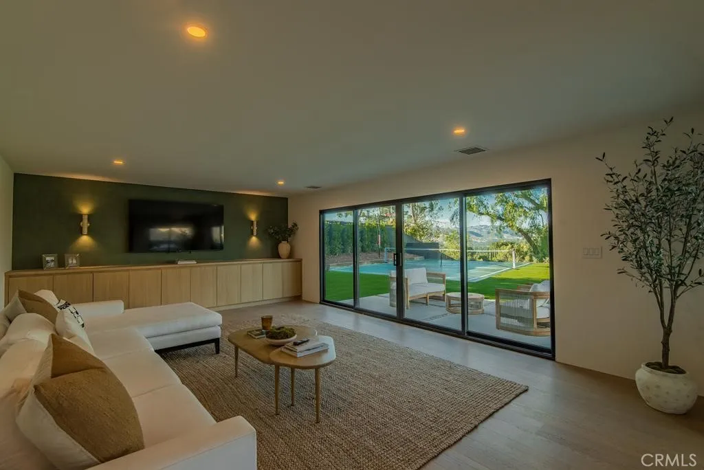 Additional image 126 of 24245 Hatteras St, Woodland Hills, CA 91367