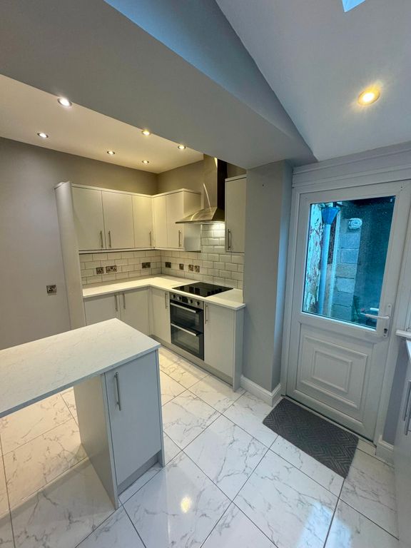 Additional image 2 of 3 bed terraced house to rentTalarfor, Stryd Y Plas, Nefyn, Pwllheli LL53