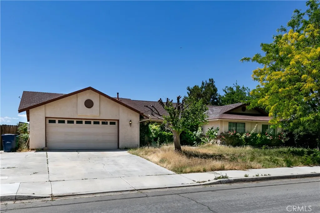 45931 York Pl, Lancaster, CA 93534 photo 2