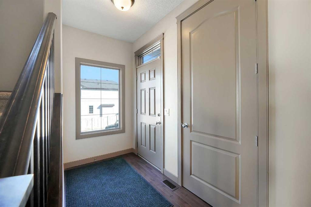 Additional image 3 of 282 Pantego Terrace NW, Calgary, AB, T3K 0K3