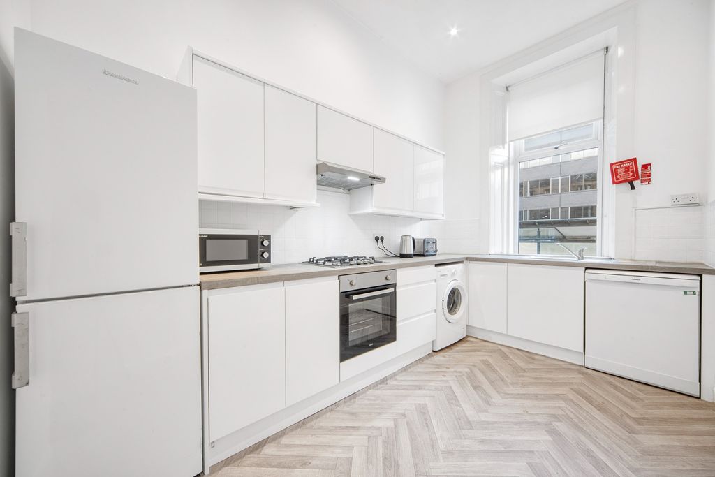 Additional image 20 of 5 bed flat to rentBath Street, Glasgow, Glasgow City G2