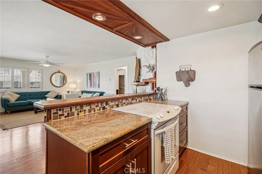 Additional image 13 of 644 Manhattan Beach Blvd Unit 10, Manhattan Beach, CA 90266