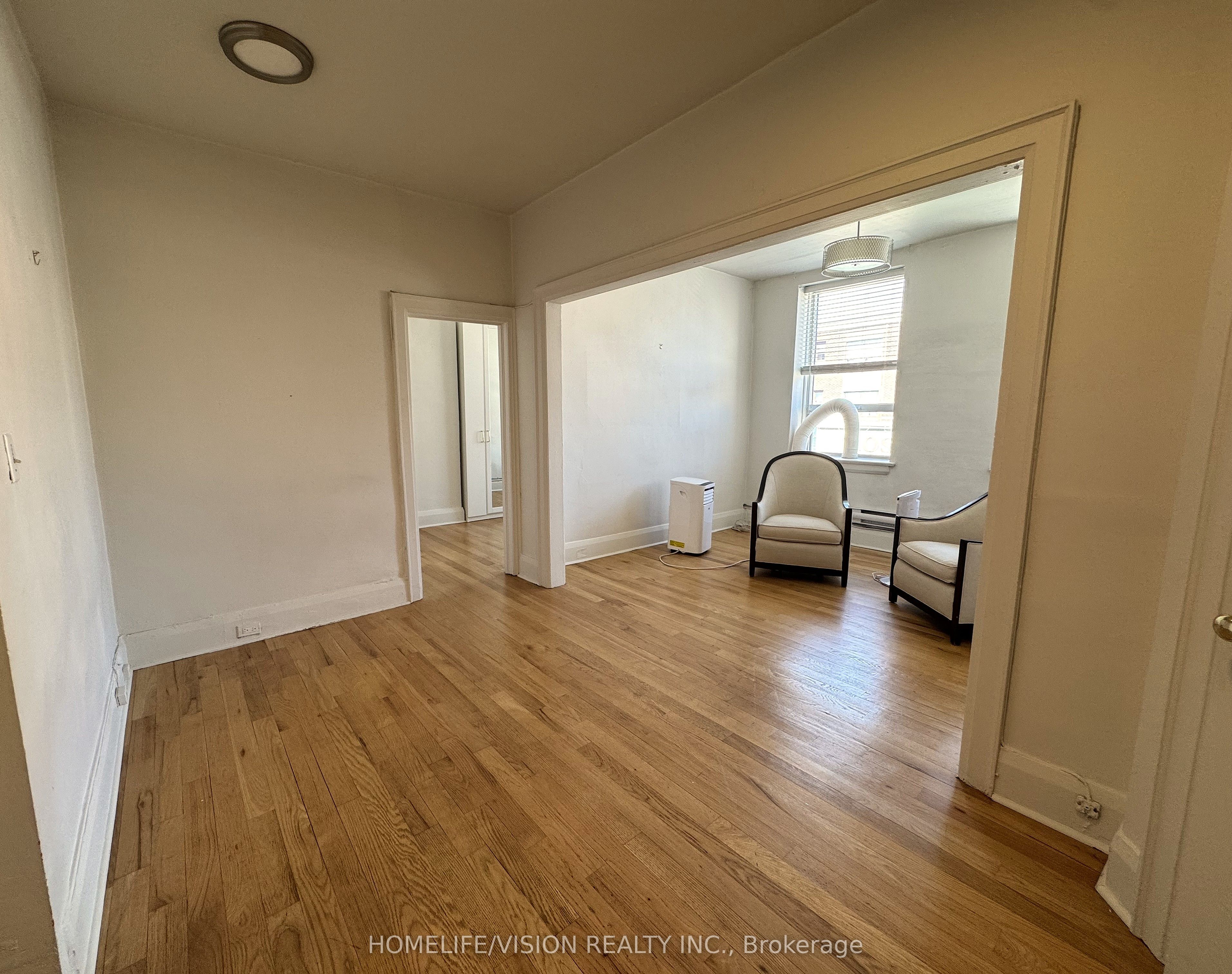 Additional image 2 of Apt #1-555 Danforth Avenue, Toronto, ON, M4K 1P7