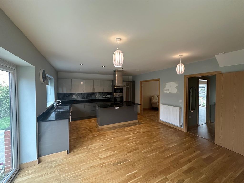 Additional image 5 of 5 bed detached house to rentMemorial Way, Off Thorpe Road, Peterborough PE3