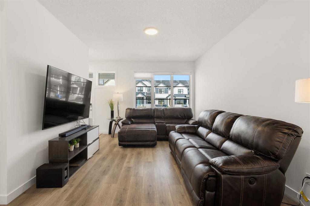 Additional image 3 of 19825 45 Street SE, Calgary, AB, T3M 3B5