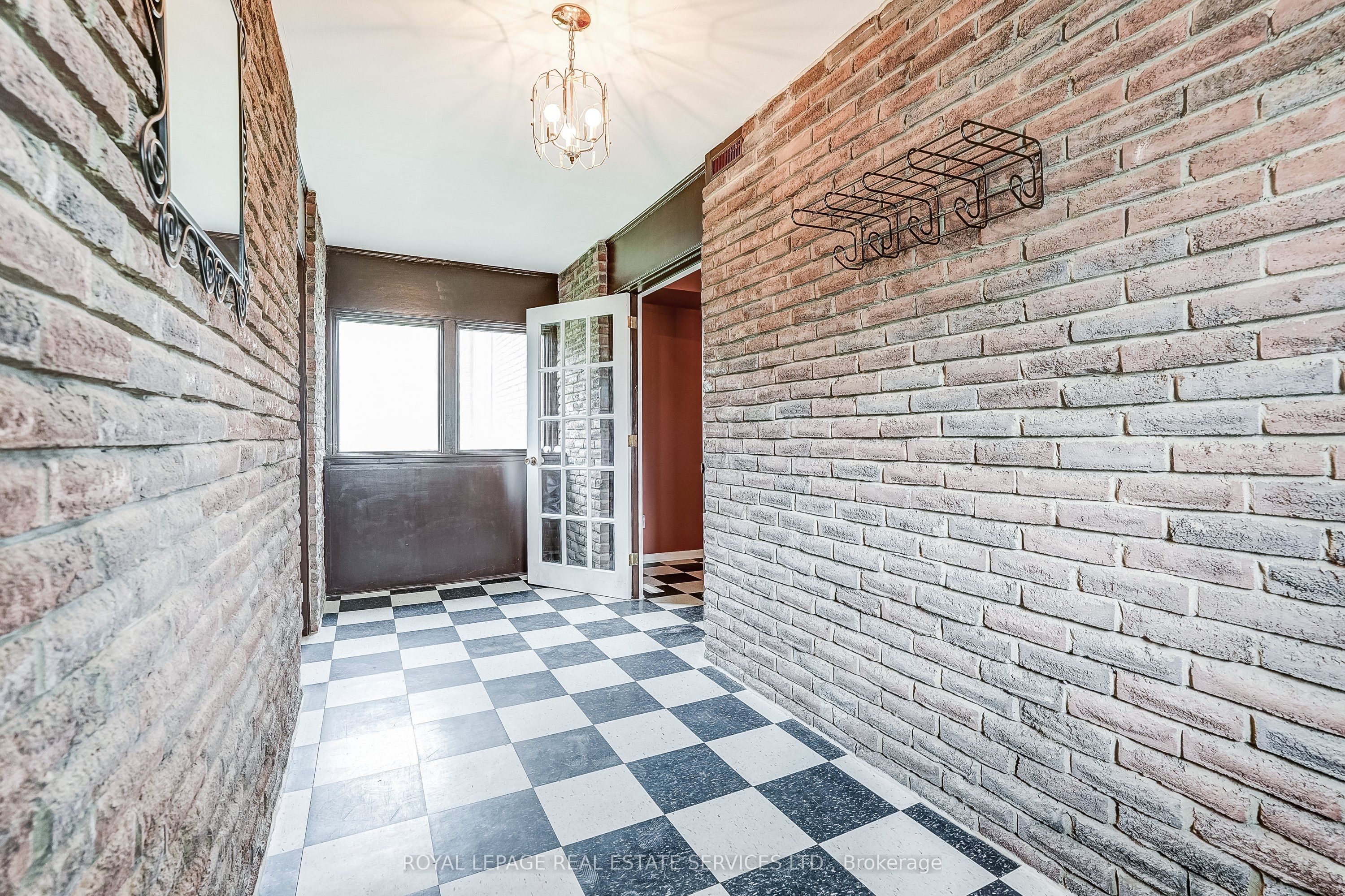 Additional image 5 of 8 Kenninghall Boulevard, Mississauga, ON, L5N 1J4