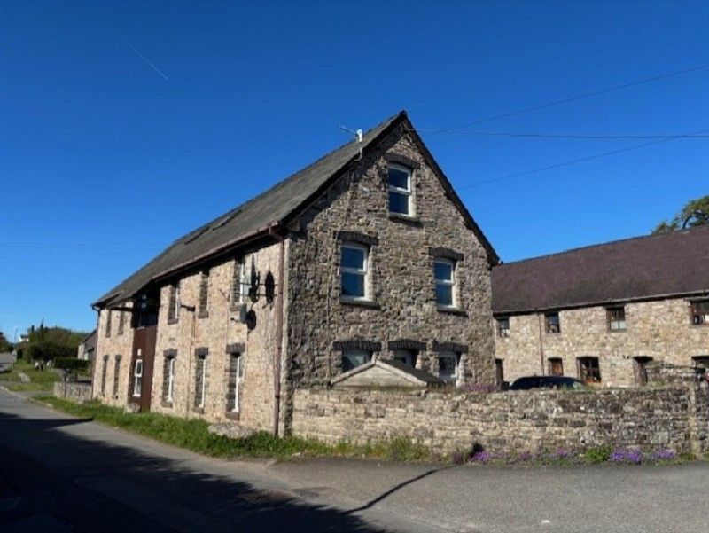 2 bed flat to rentLlanddew, Brecon, Powys. LD3
