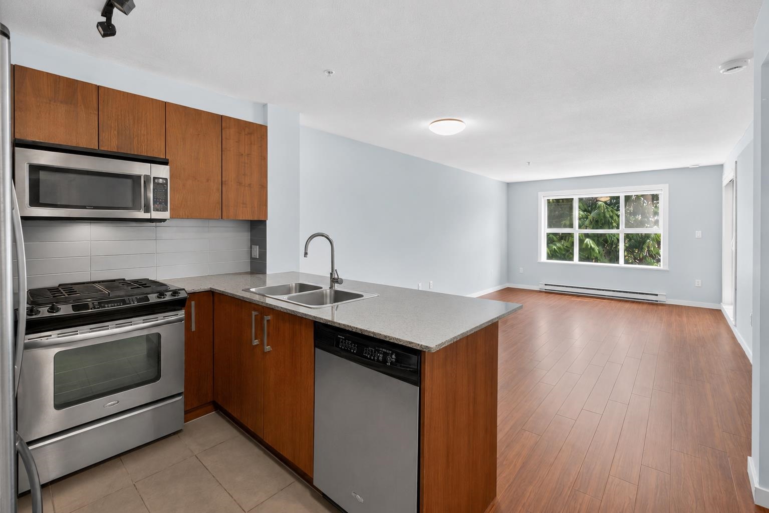 Additional image 4 of 312-5889 Irmin Street, Burnaby, BC, V5J 0C1