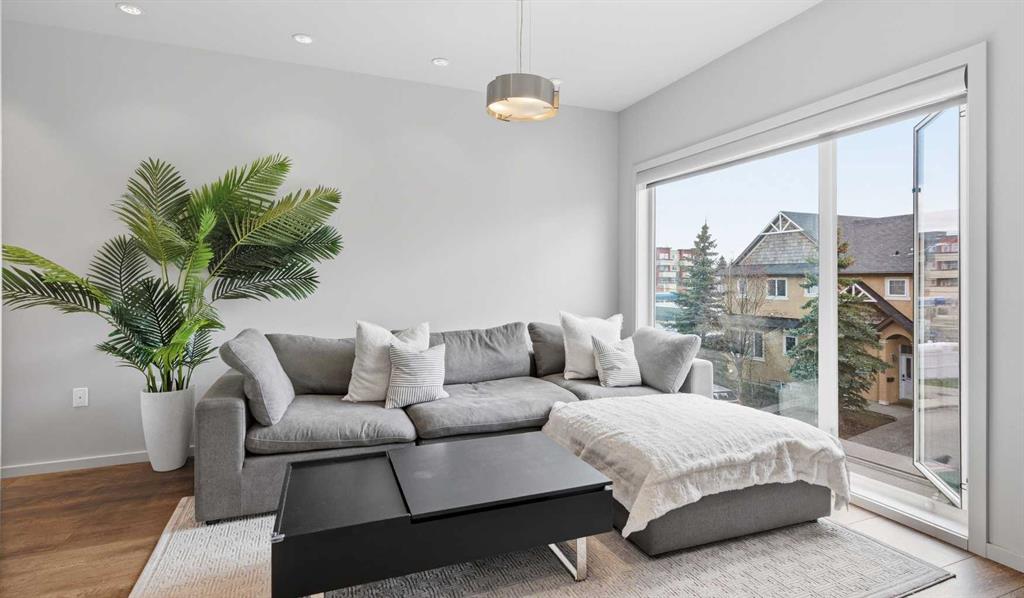 Additional image 6 of 158 23 Avenue NW, Calgary, AB, T2M4Y8