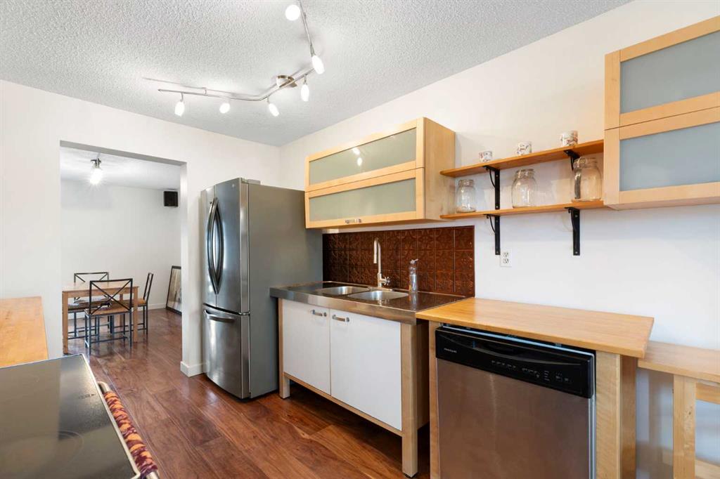 Additional image 3 of 84 Abingdon Crescent NE, Calgary, AB, T2A 6S3