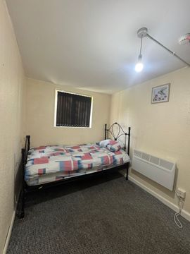 Warstock Road, Birmingham B14, Room to rent