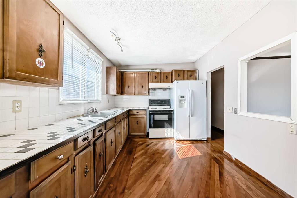 Additional image 6 of 2610 Dover Ridge Drive SE, Calgary, AB, T2B 2L3