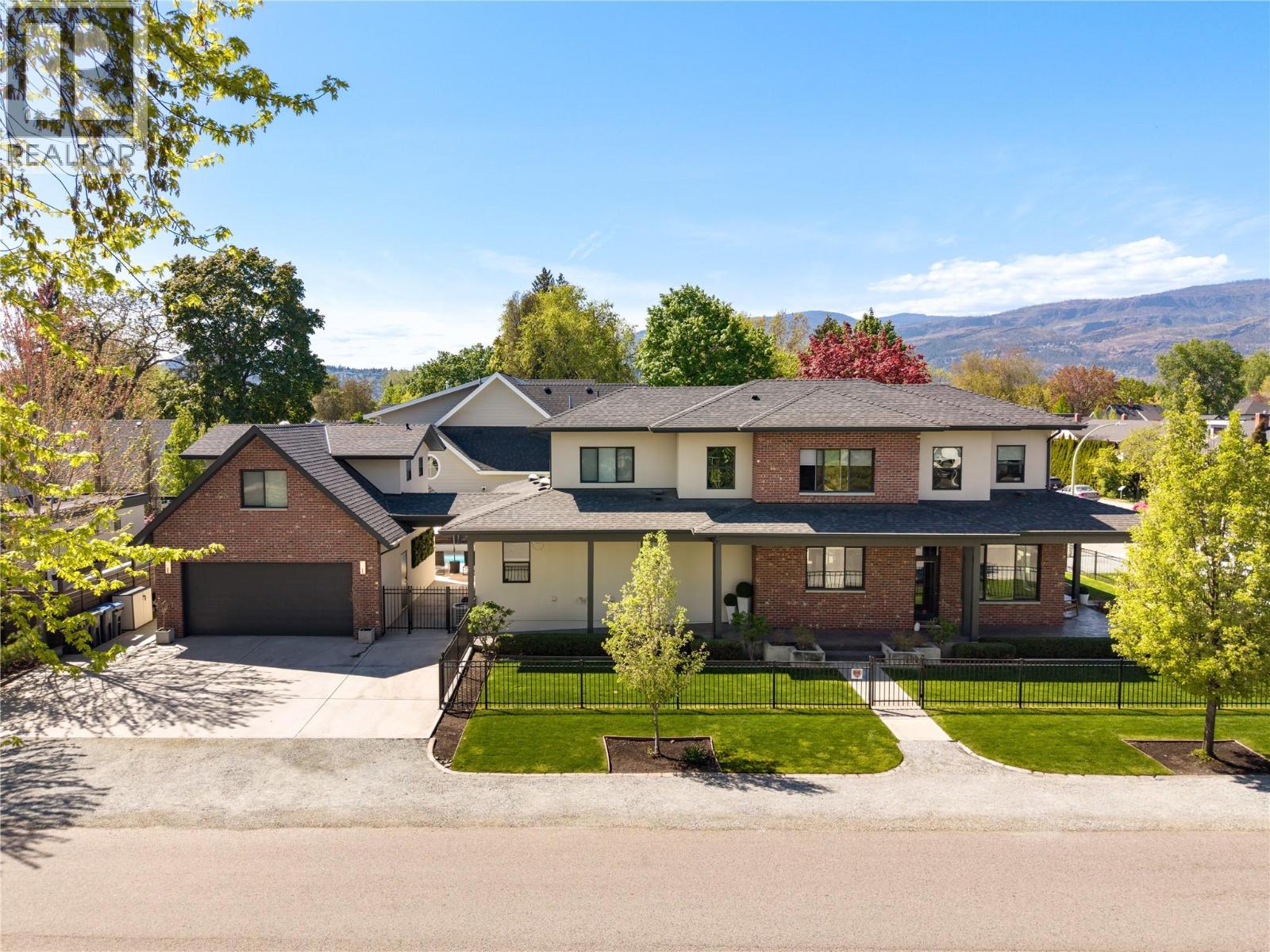 385 Cadder Avenue, Kelowna, BC, V1Y5M9