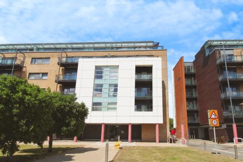 Ferry Court, Cardiff CF11, Studio for sale