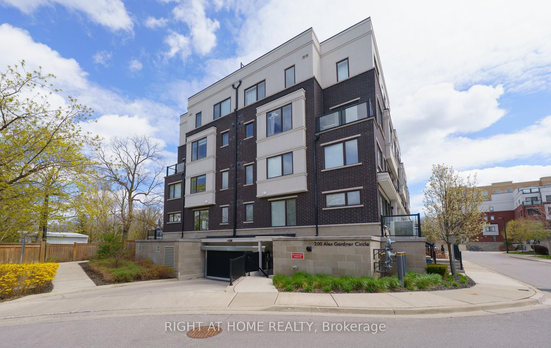 Additional image 2 of 34-200 Alex Gardner Circle, Aurora, ON, L4G 3G5