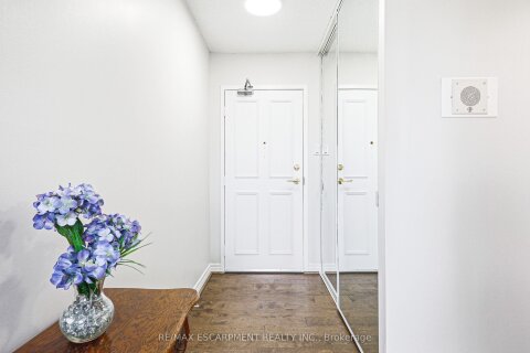 Additional image 8 of 901-2055 Upper Middle Road, Burlington, ON, L7P 3P4