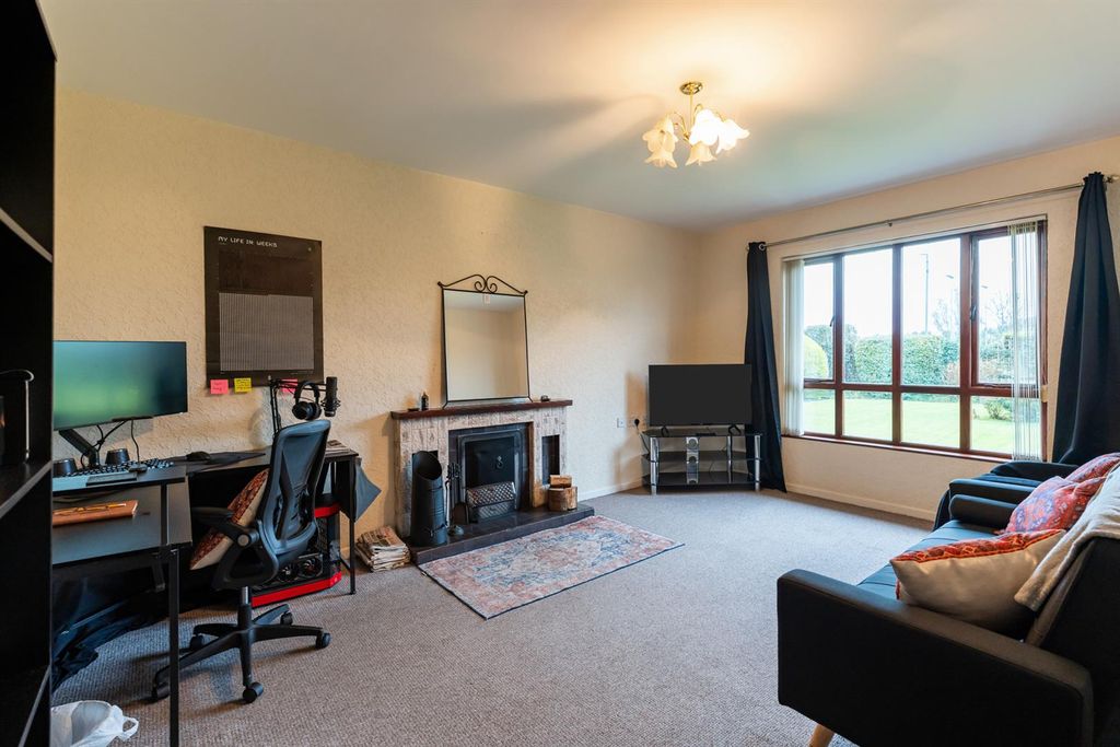 Additional image 4 of 2 bed property for sale10 Oakland Grove, Ballynahinch BT24