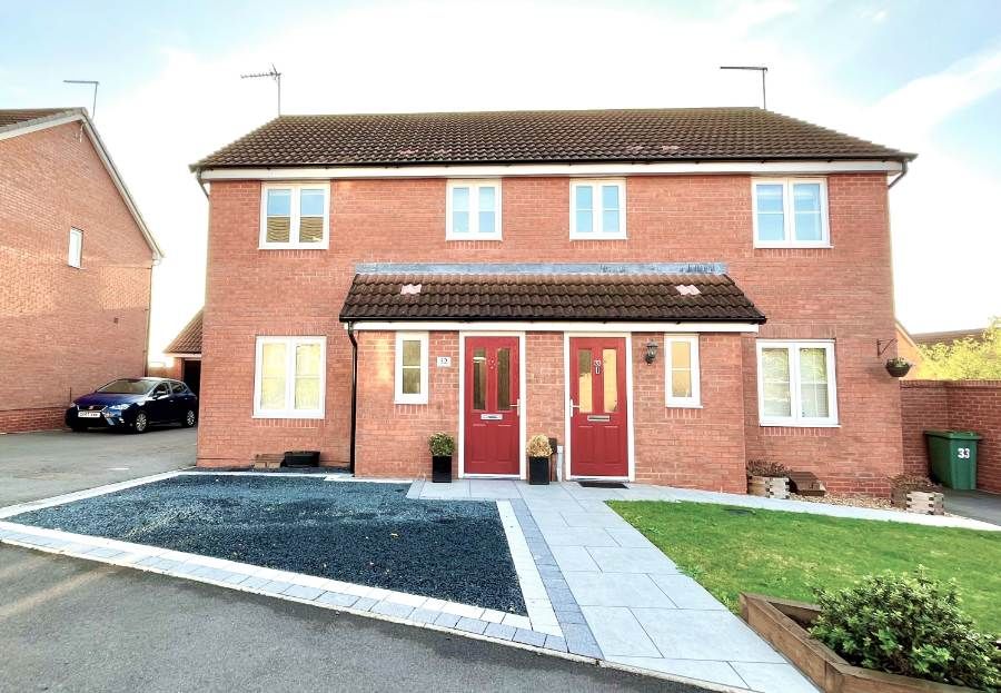 3 bed semi-detached house to rentDovecote Close, Redditch B97