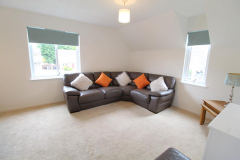 Laurel Avenue, Top Floor AB22