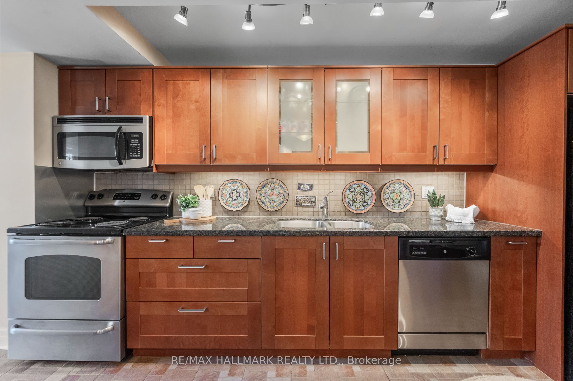 Additional image 3 of 27A Ridout Street, Toronto, ON, M6R 1Z3