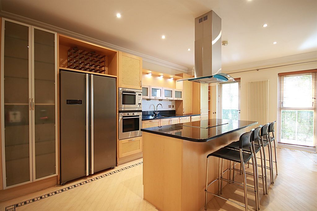 Additional image 5 of 3 bed flat to rentSt. Hilarys Park, Alderley Edge SK9