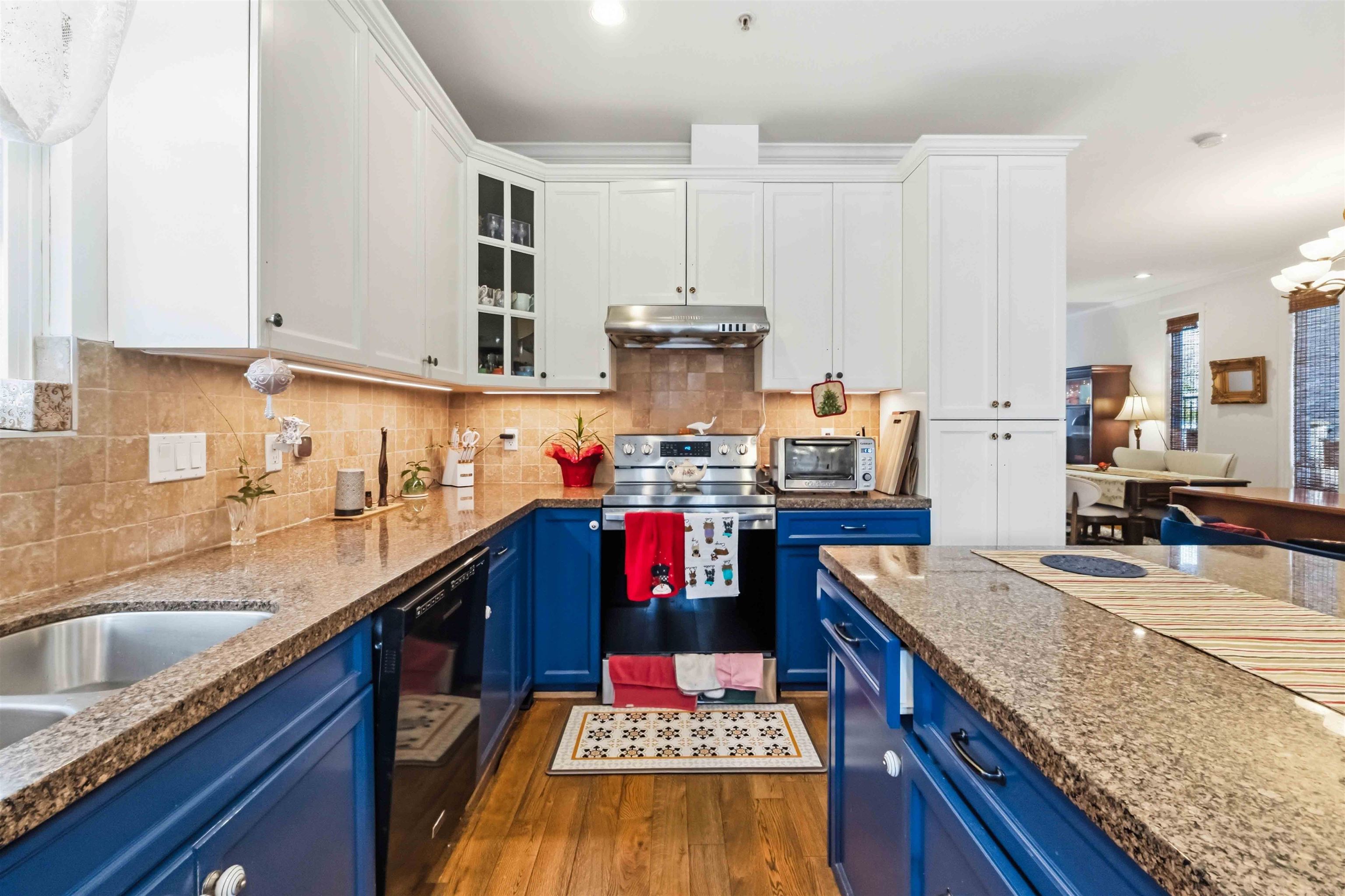 Additional image 5 of 15544 Russell Avenue, White Rock, BC, V4B 2R3