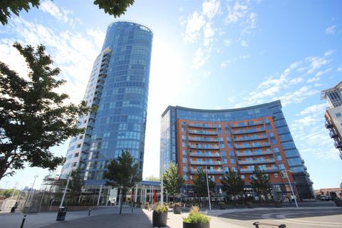 No 1 Building, Gunwharf Quays, Portsmouth PO1, Studio to rent