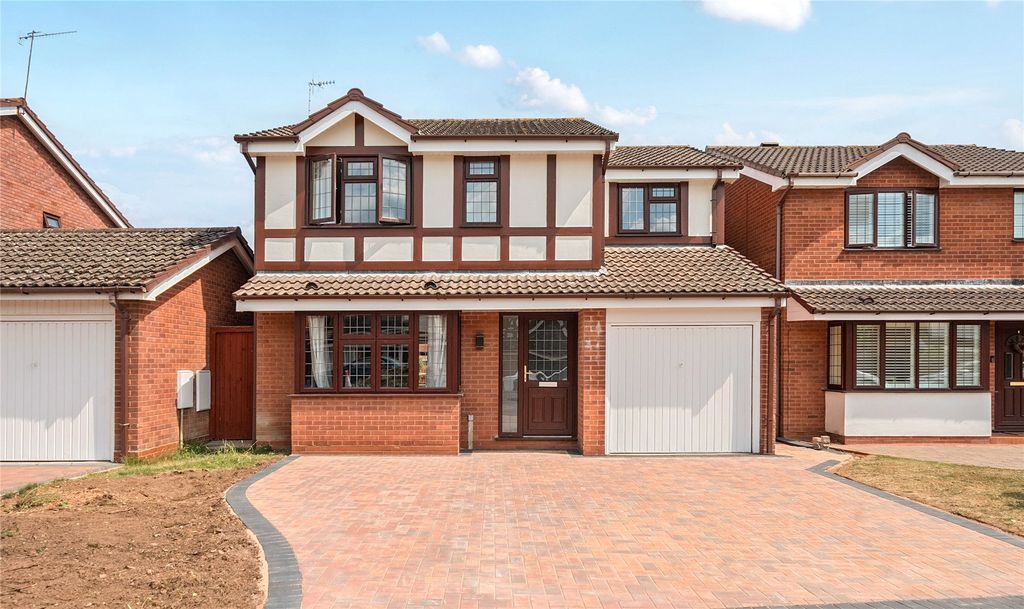 4 bed detached house to rentMeadowbank Drive, Worcester, Worcestershire WR2