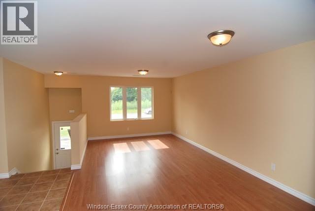 C - UPPER-1810 Northway , Windsor, ON, N9B0A6 photo 3