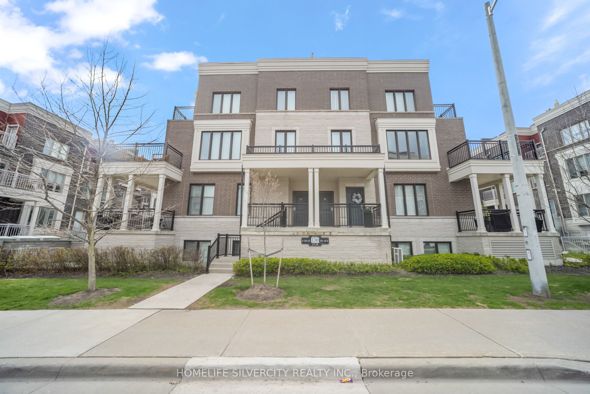 4-130 Long Branch Avenue, Toronto, ON, M8W 0B1