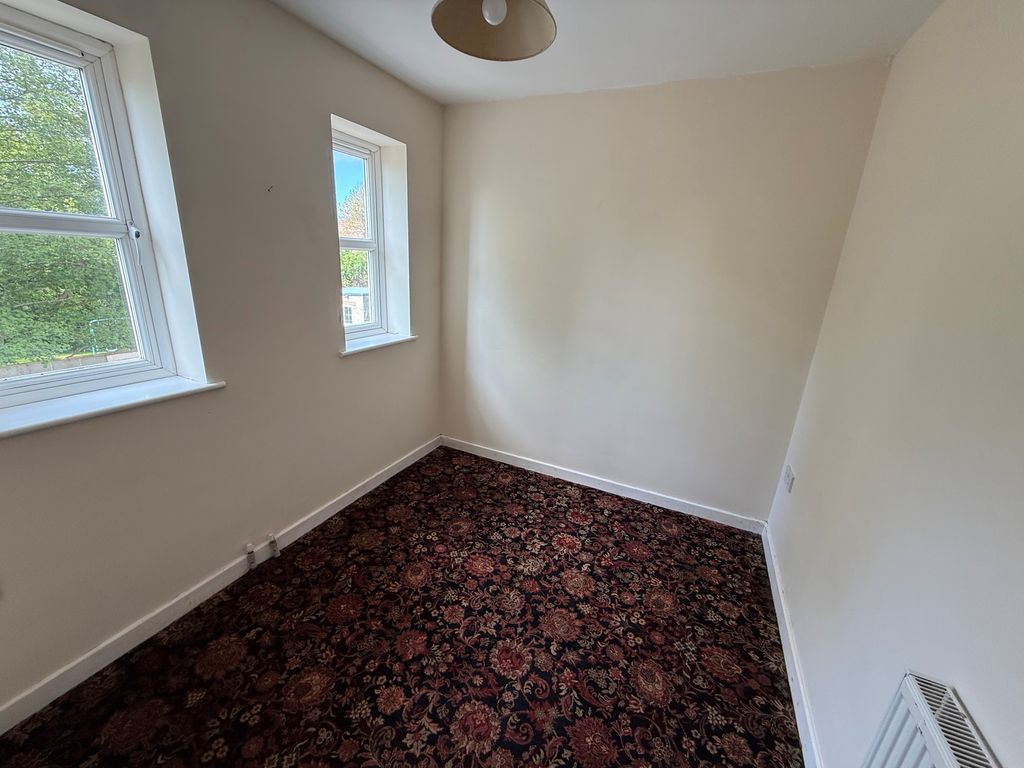 Additional image 7 of 3 bed property to rentGwscwm Road, Burry Port SA16