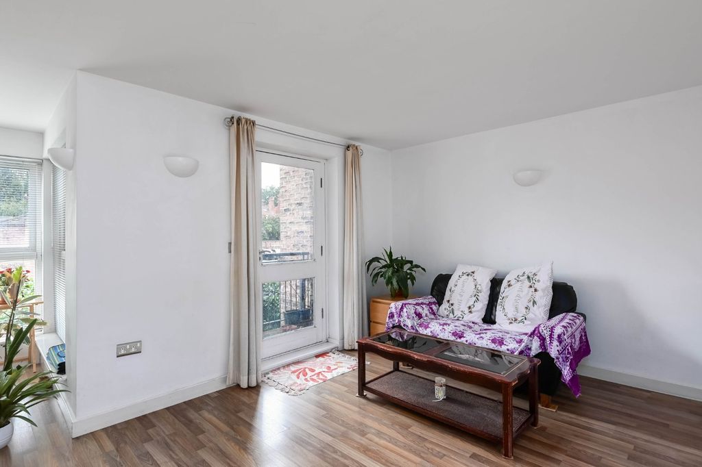 Additional image 4 of 2 bed flat for saleBootham Place, York YO30