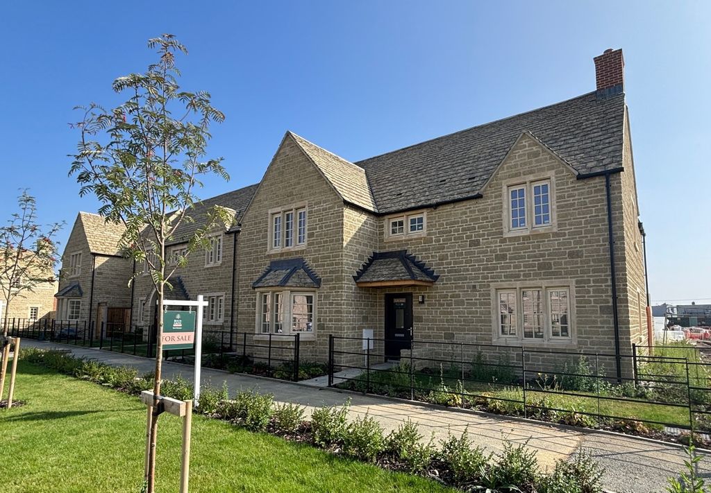 4 bed detached house for saleAmpney Meadows, Down Ampney, Cirencester GL7