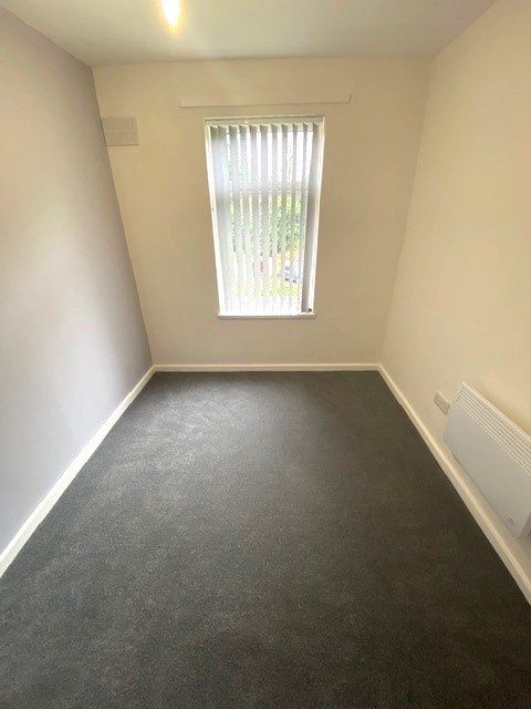 2 bed flat for saleBromford Mere B92 photo 5