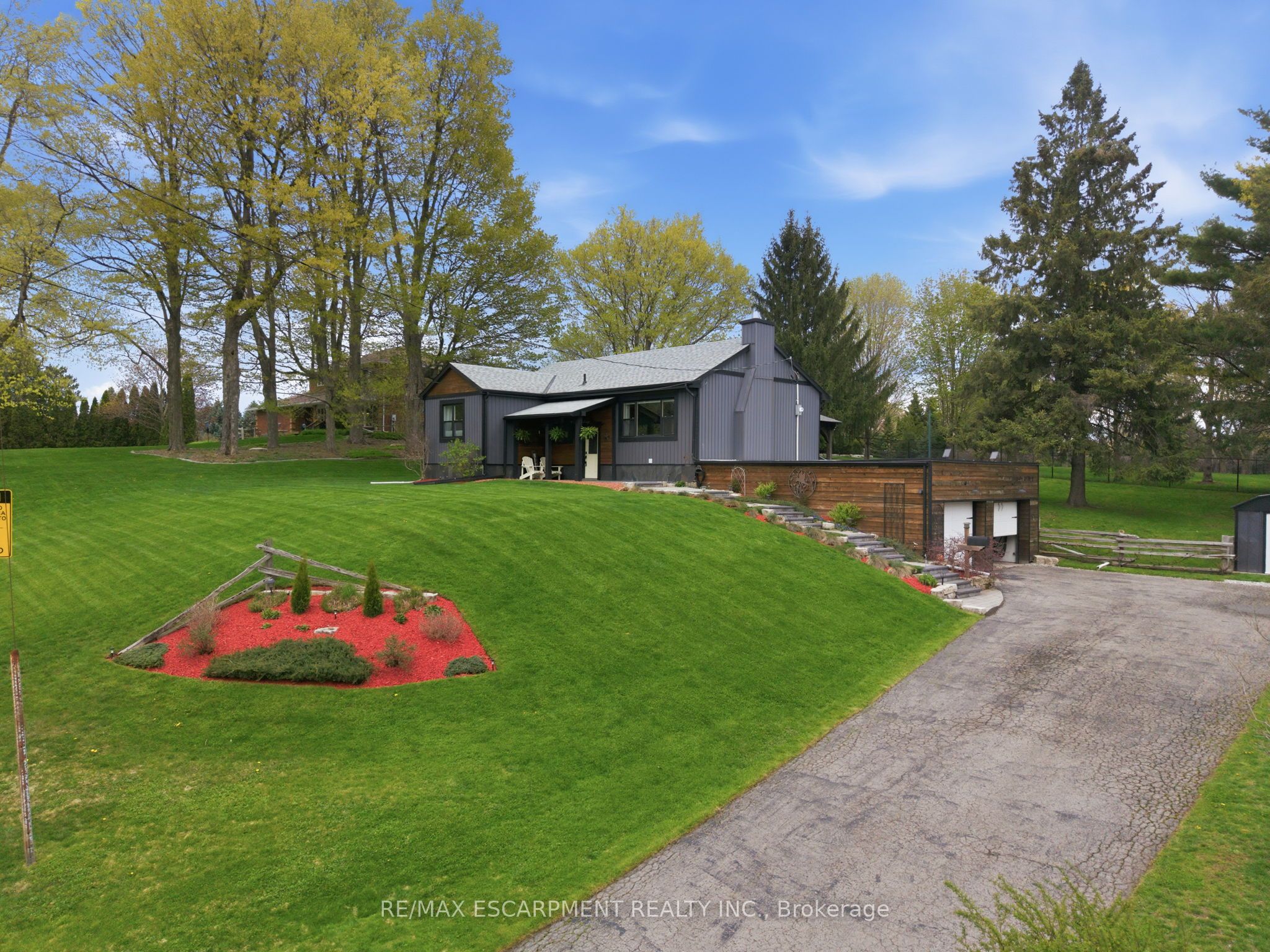 Additional image 2 of 577 Harvest Road, Hamilton, ON, L9H 5K8